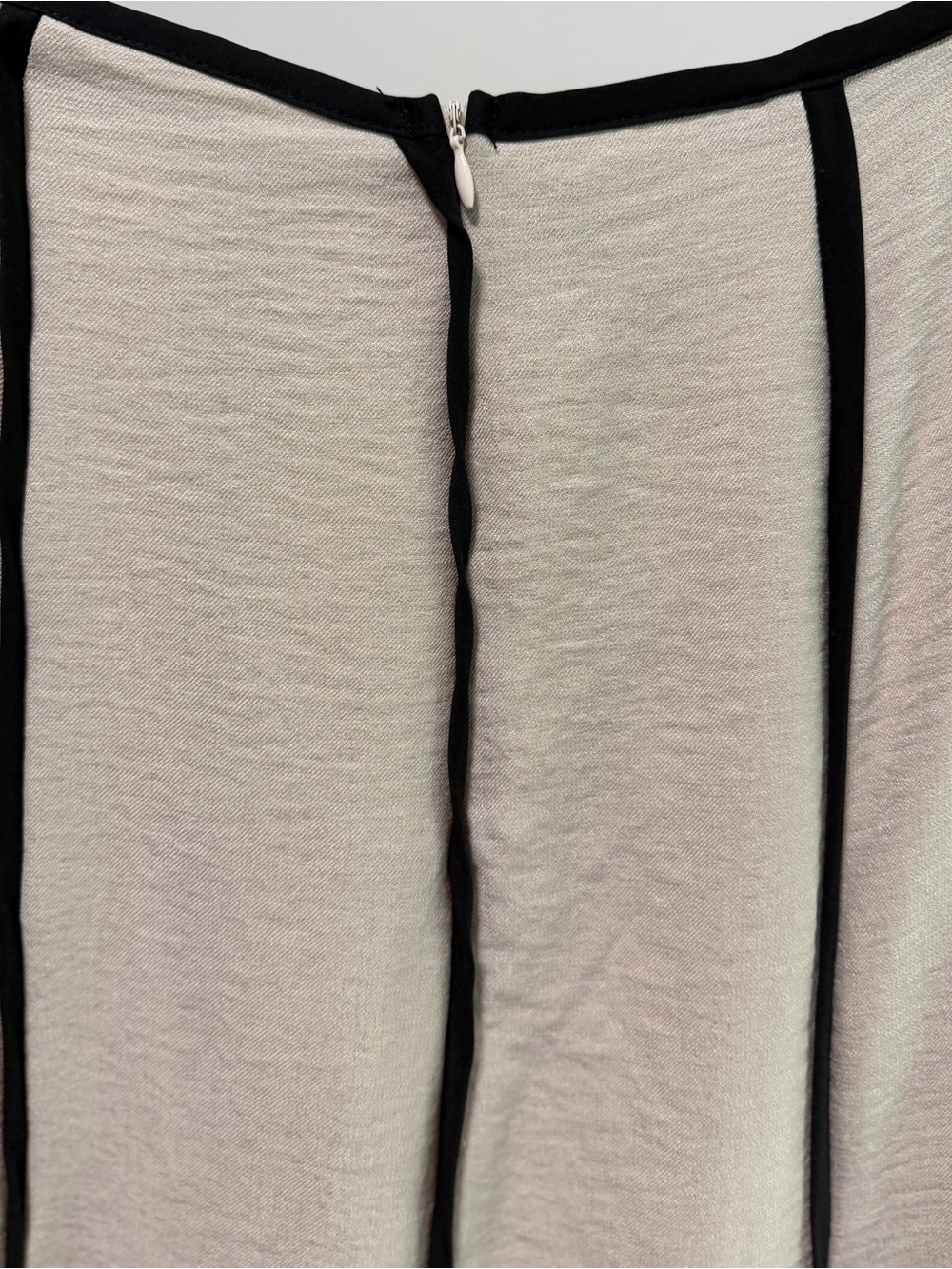 Cream Contrast Trim Paneled Maxi Skirt Neutral Coastal
Chic Old Money Small - Picture 6 of 6